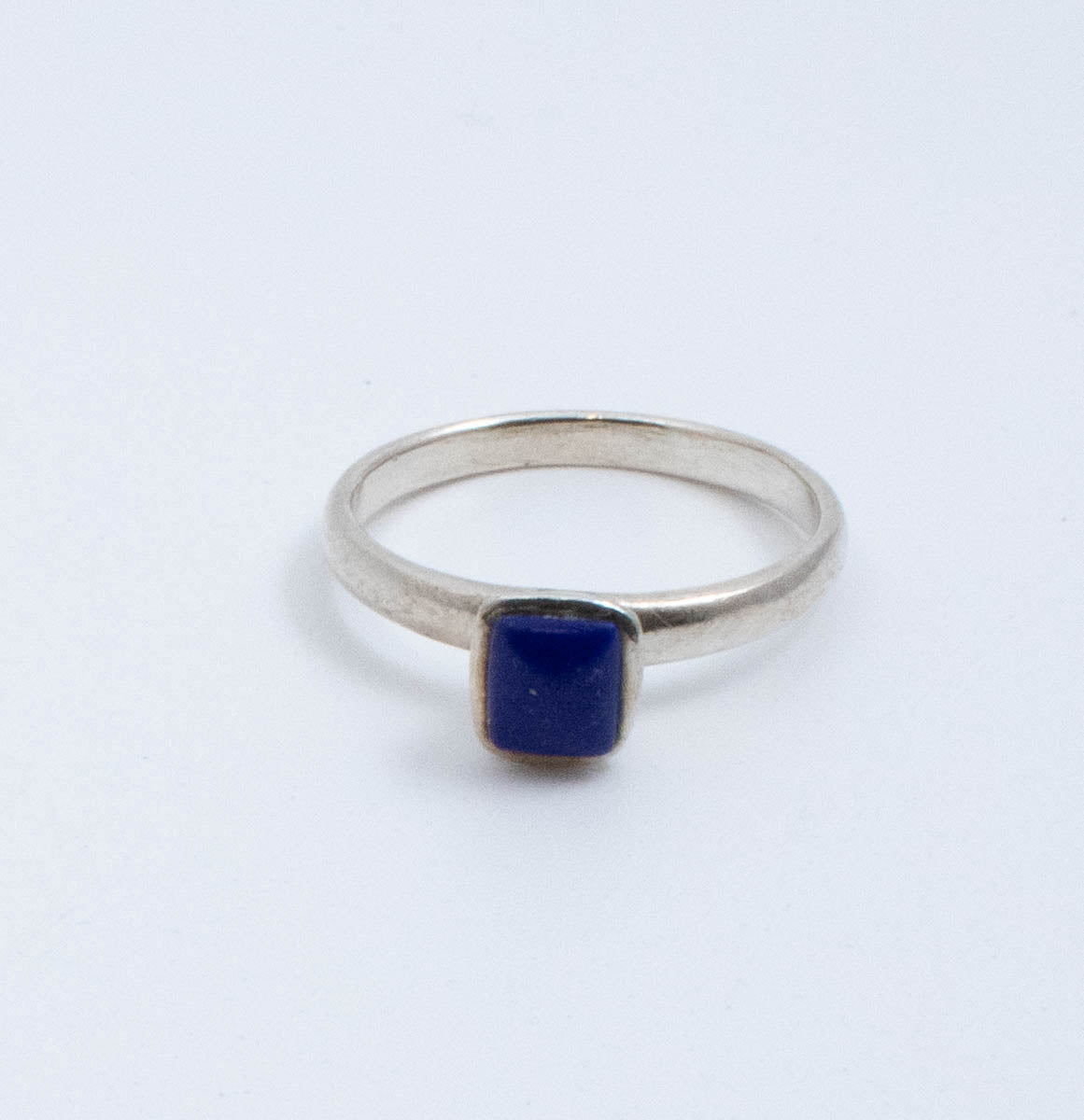 Vintage Sterling Silver Band with Square Blue Stone! [Size 8 US]