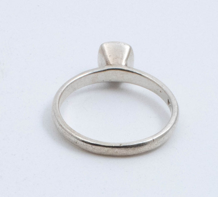 Vintage Sterling Silver Band with Square Blue Stone! [Size 8 US]