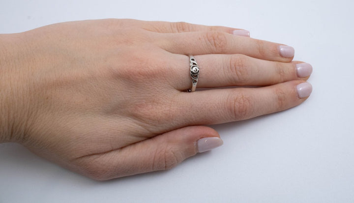 Vintage Sterling Silver Dainty Rose Ring! [Size 7 US] - 47Silver - 