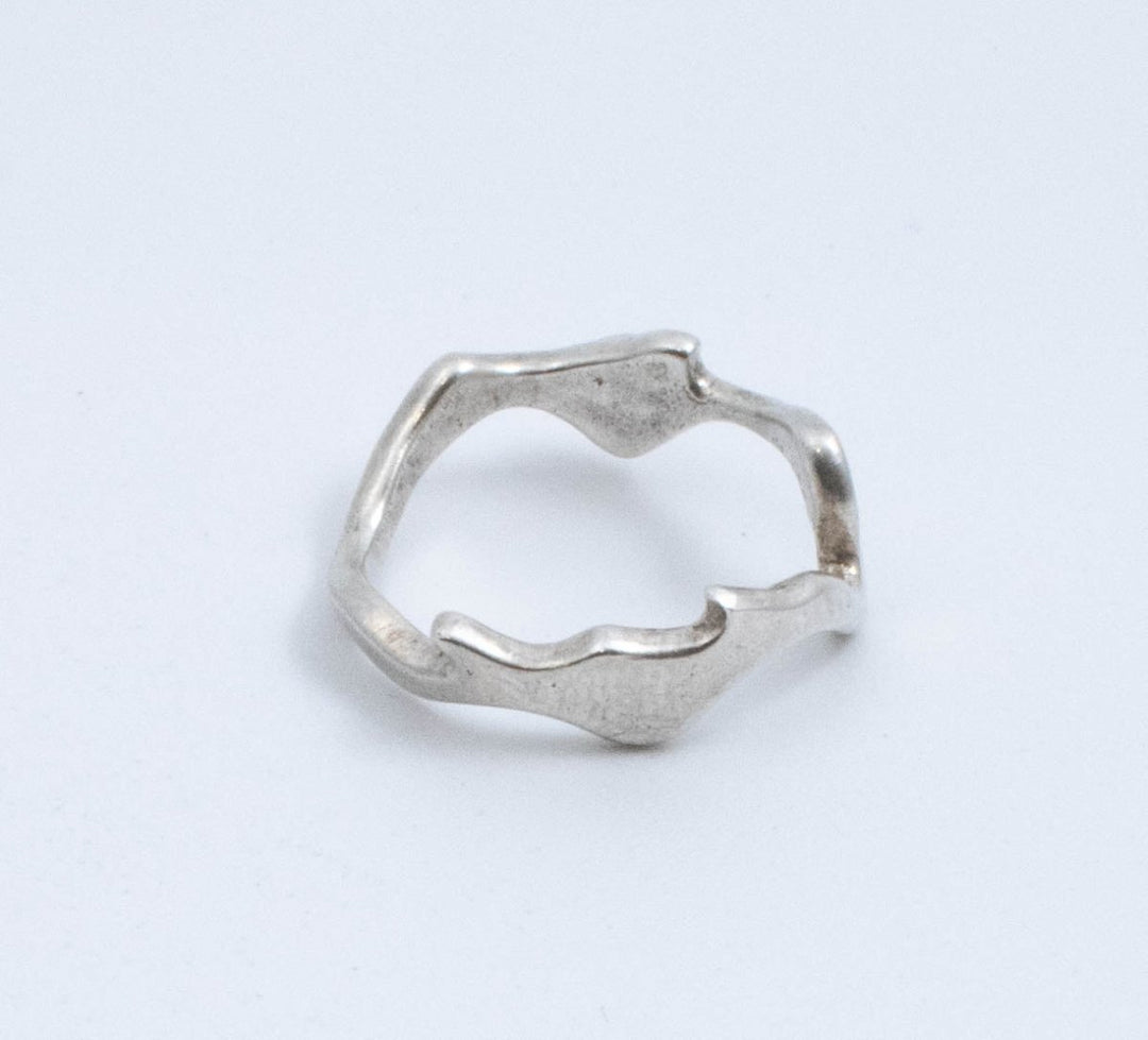 Vintage Sterling Silver Jagged Band With Round Diamond (CZ)! [Size 4.75 US]