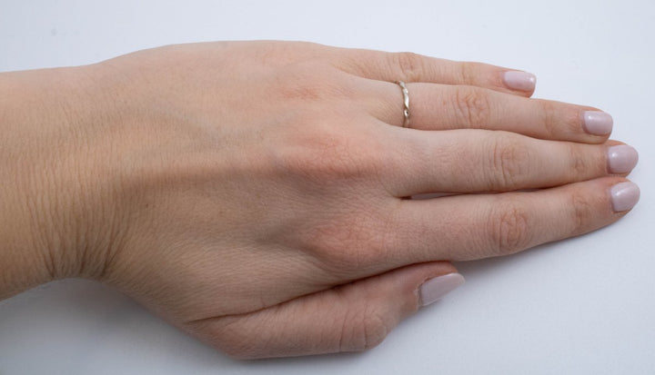 Vintage Sterling Silver Teensy Twisted Ring! [Size 4.5 US]