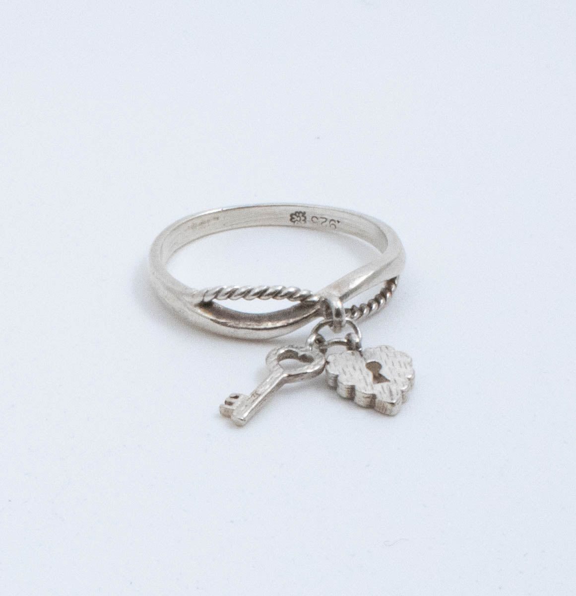 Vintage Sterling Silver Thin Infinity Band With Heart & Lock! [Size 5.5 US]