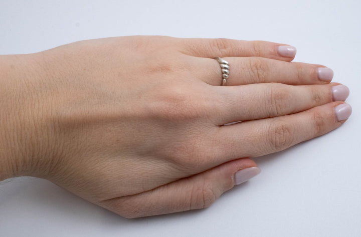 Vintage Sterling Silver Twisted Seashell Inspired Ring [Size 4.5 US] - 47Silver - 
